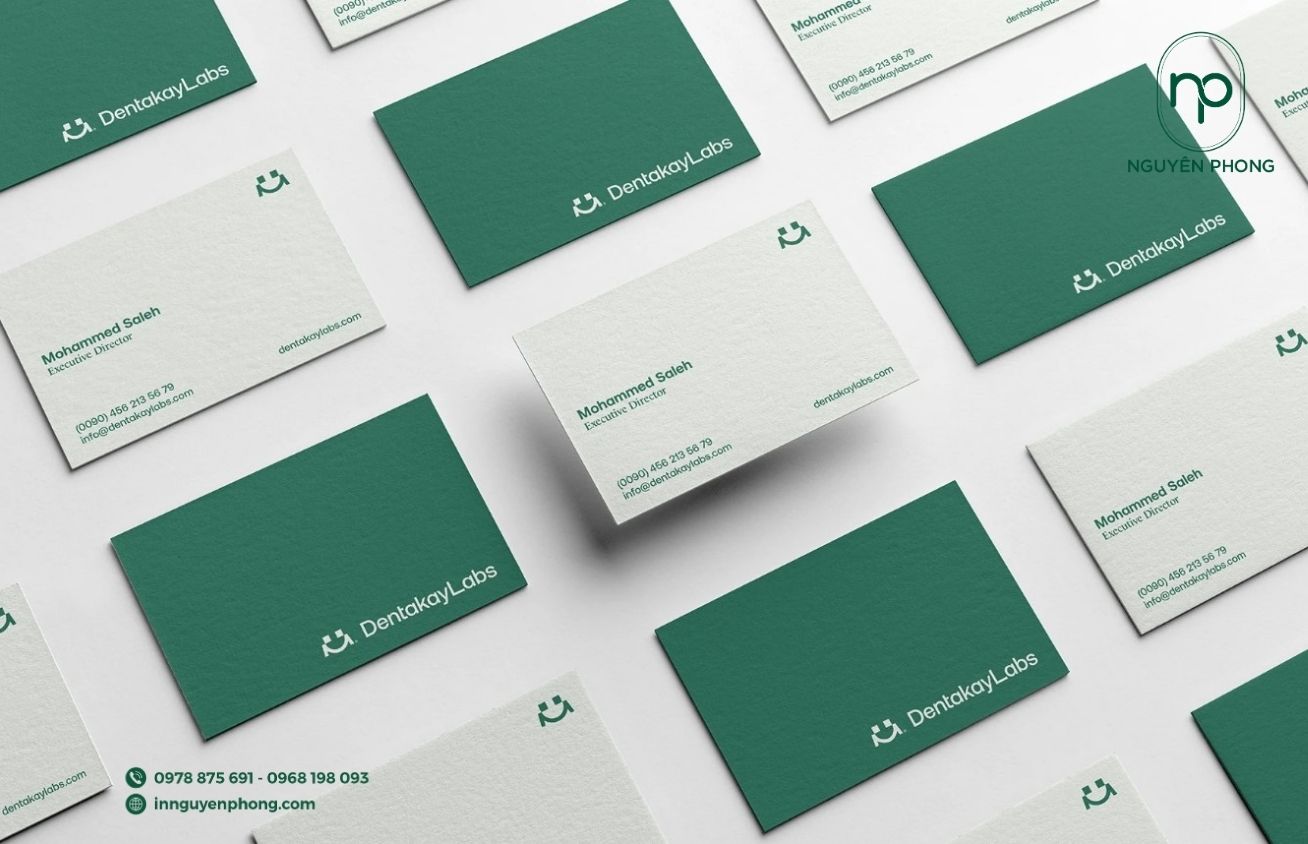 Logo y tế in trên card visit